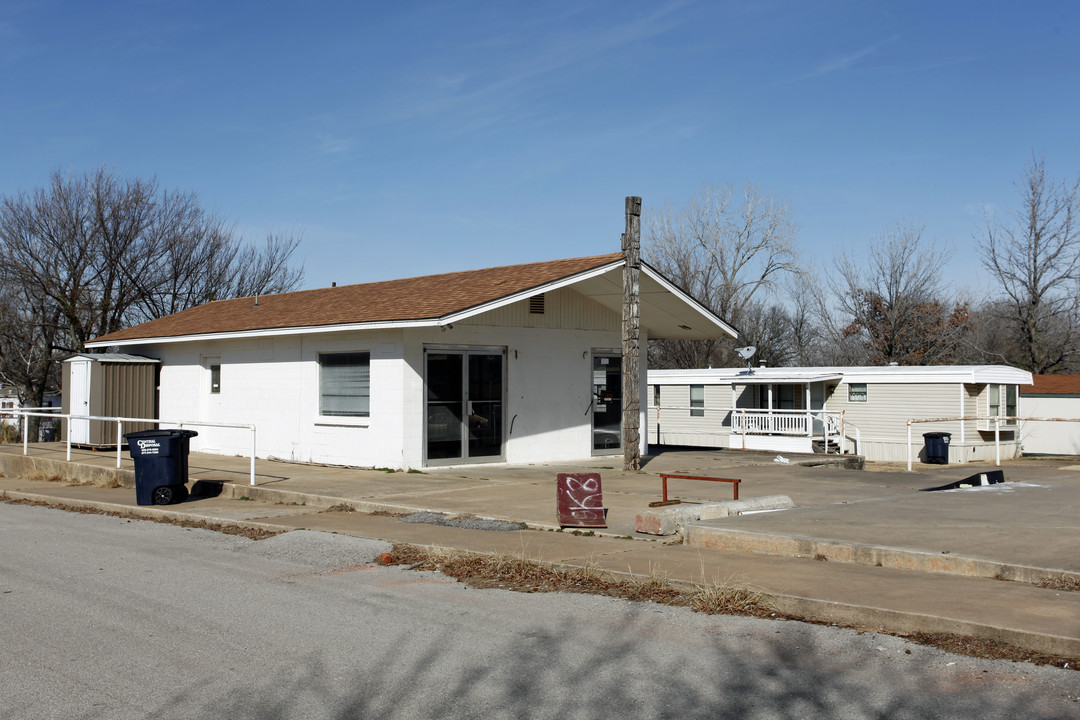 2524 N Harrison St in Shawnee, OK - Building Photo