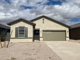 6532 W Magdalena Ln in Phoenix, AZ - Building Photo