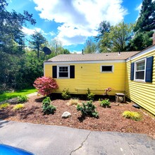 59 Northampton Ln in Plainville, CT - Foto de edificio - Building Photo