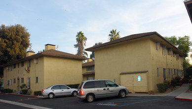 Mount Vernon Manor Apartments in Riverside, CA - Building Photo - Building Photo