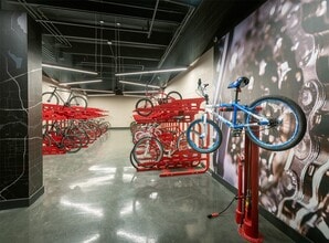 1770 S Post Oak Ln in Houston, TX - Building Photo - Building Photo