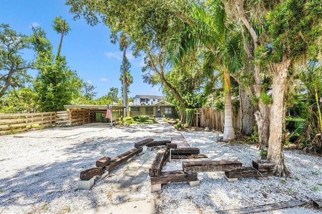 2027 Panama Dr in Sarasota, FL - Building Photo - Building Photo