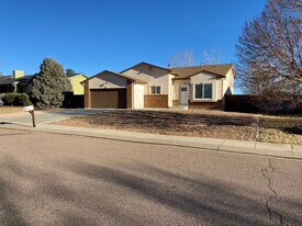 3955 Glenhurst St in Colorado Springs, CO - Building Photo