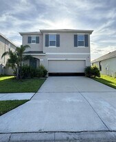 8215 Claw Glades Lp in Wesley Chapel, FL - Building Photo
