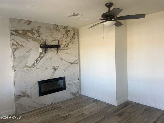 3125 E Oak St, Unit A in Phoenix, AZ - Foto de edificio - Building Photo