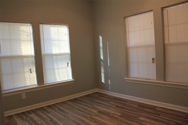 property at 724 Bowie St