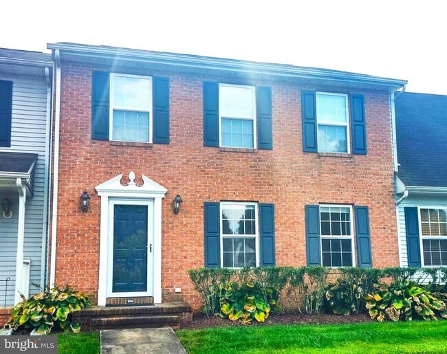 property at 1004 Granite Ct