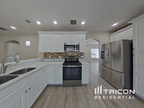 1102 Chesterfield Ct in Kissimmee, FL - Building Photo - Building Photo