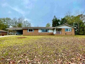 107 Evelyn Dr in Centerville, GA - Building Photo