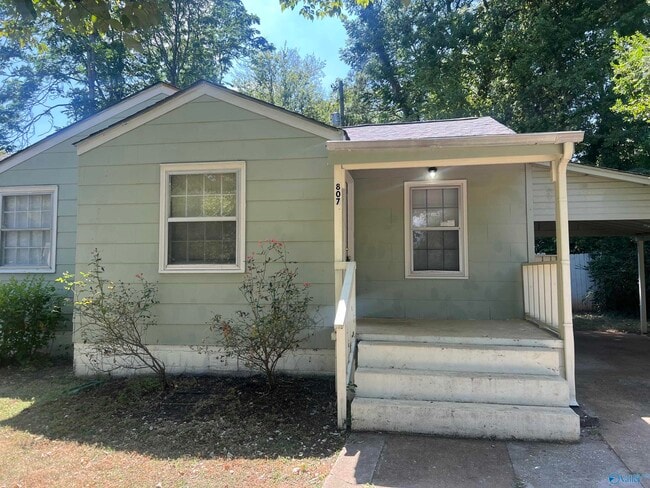 property at 807 Fairway Dr NW