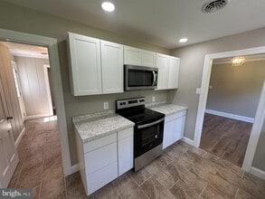 22918 Three Notch Rd in California, MD - Building Photo - Building Photo