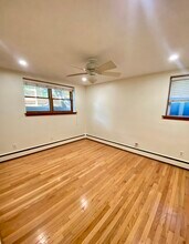 39 Loomis St, Unit 39A in Cambridge, MA - Building Photo - Building Photo