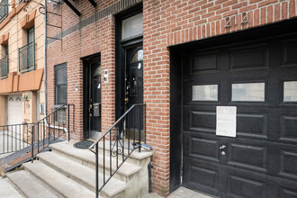 212 Jackson St in Hoboken, NJ - Building Photo - Building Photo