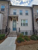 1701 Wellborn Walk in Suwanee, GA - Building Photo
