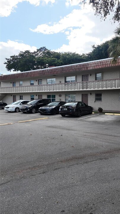 3777 NW 78th Ave in Hollywood, FL - Building Photo