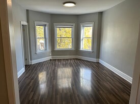 2536 N Austin Ave, Unit 2 in Chicago, IL - Building Photo