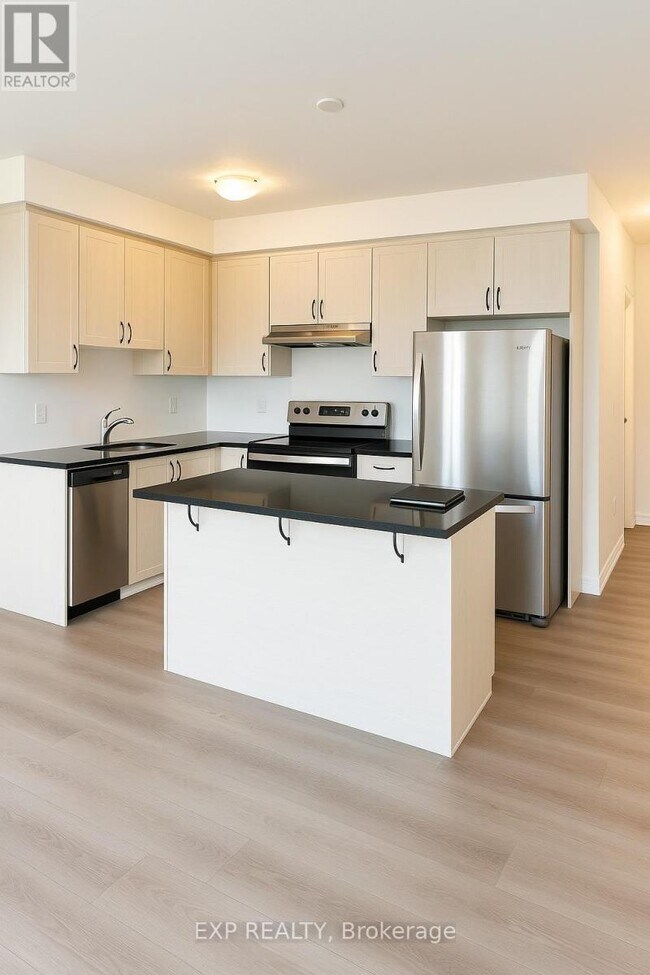 200 Stamson St in Kitchener, ON - Building Photo - Building Photo