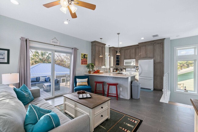 11 Comares Ave S in St. Augustine, FL - Building Photo - Building Photo
