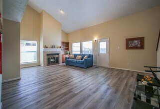 9511 Sharpcrest St in Houston, TX - Building Photo - Building Photo