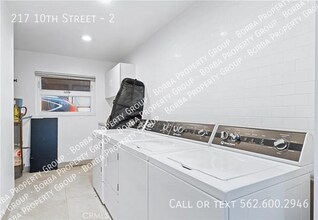 217 10th St in Seal Beach, CA - Building Photo - Building Photo