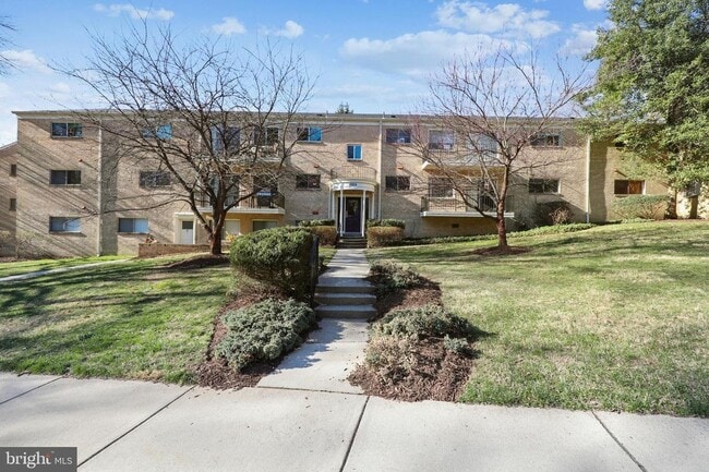 10624 Montrose Ave in Bethesda, MD - Building Photo - Building Photo