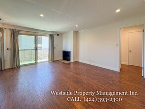8163 Redlands St in Los Angeles, CA - Building Photo - Building Photo