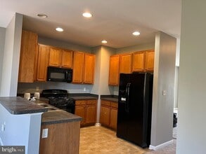 206 Brook Meadow Dr in Mechanicsburg, PA - Building Photo - Building Photo