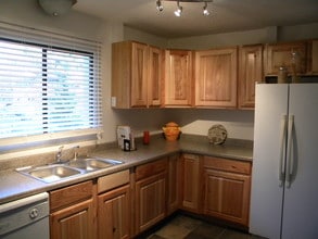 Chico Way Apartments in Bremerton, WA - Building Photo - Building Photo