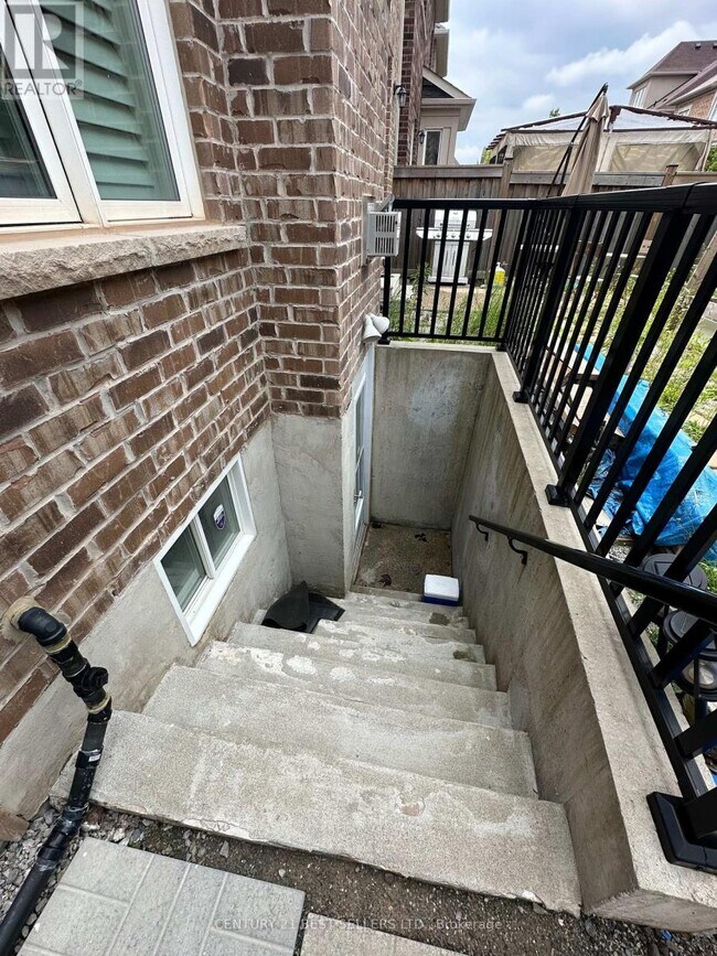 287 Sixteen Mile Dr in Oakville, ON - Building Photo - Building Photo