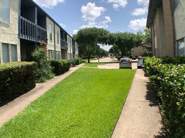 8370 Jorine Dr in Houston, TX - Building Photo