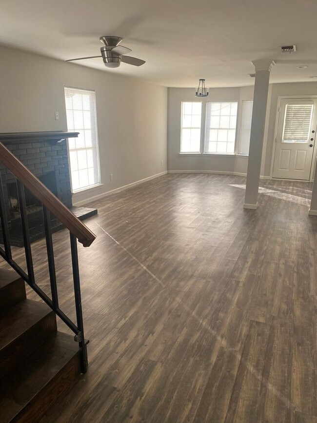 318 Spanish Moss Dr in Arlington, TX - Building Photo - Building Photo