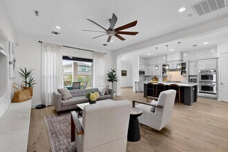 102 Kildrummy Ln in Austin, TX - Building Photo - Building Photo