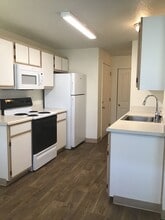 Swale Creek in Sutherlin, OR - Building Photo - Building Photo