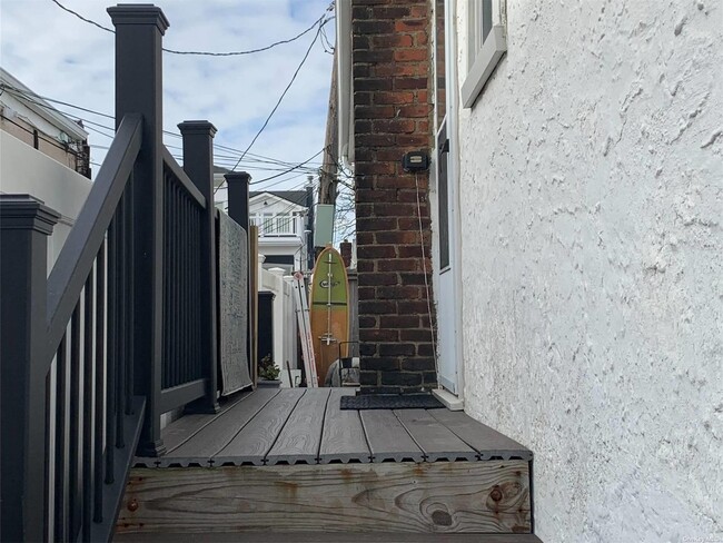 61 Louisiana St in Long Beach, NY - Building Photo - Building Photo
