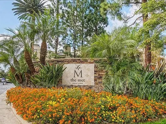 property at 5515 Canoga Ave