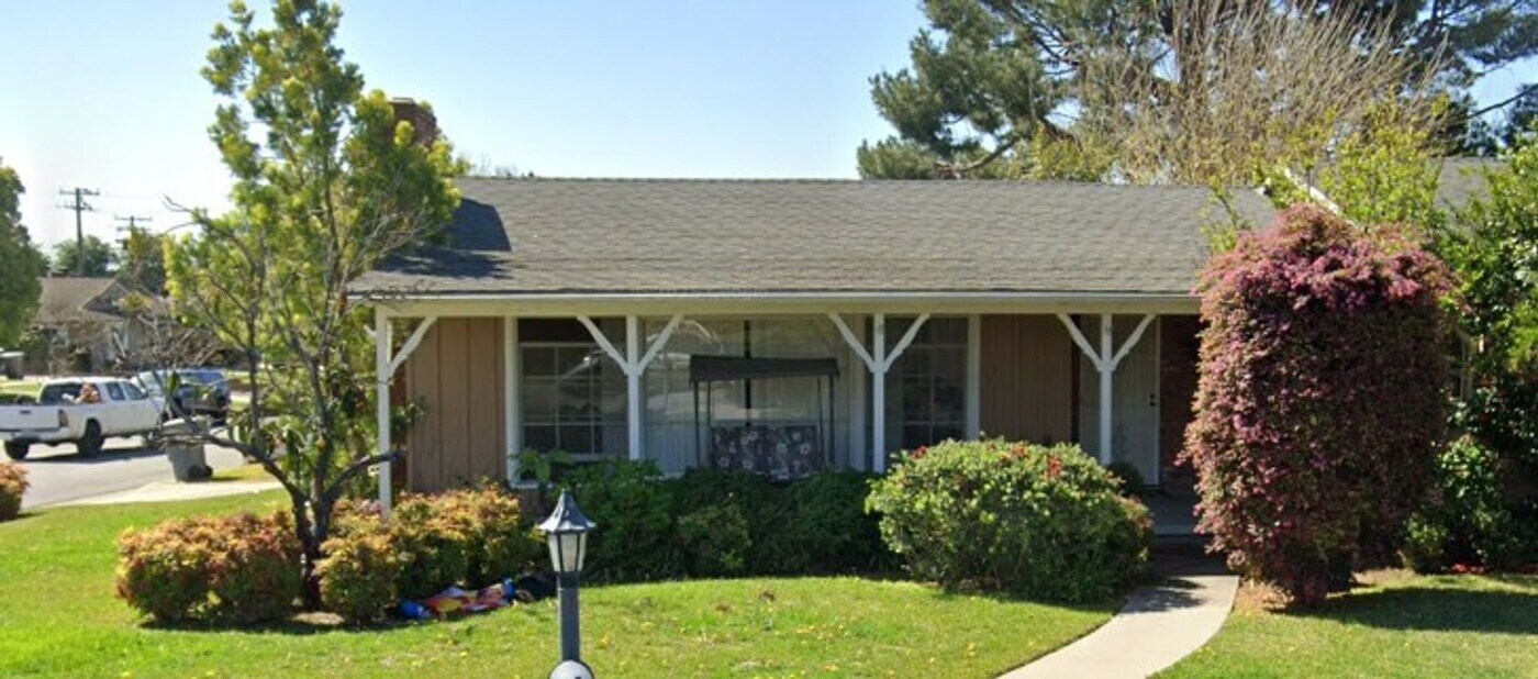 901 Kirby Dr in La Habra, CA - Building Photo