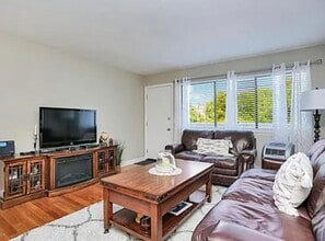 15 Greenwich Ave, Unit 23 in Stamford, CT - Foto de edificio - Building Photo