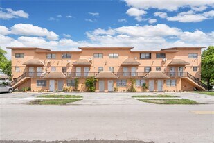 2261 W 53rd St in Hialeah, FL - Building Photo