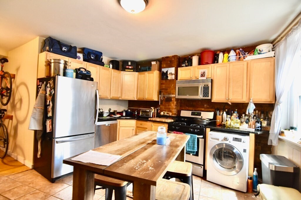 17 Savin Hill Ct in Boston, MA - Building Photo