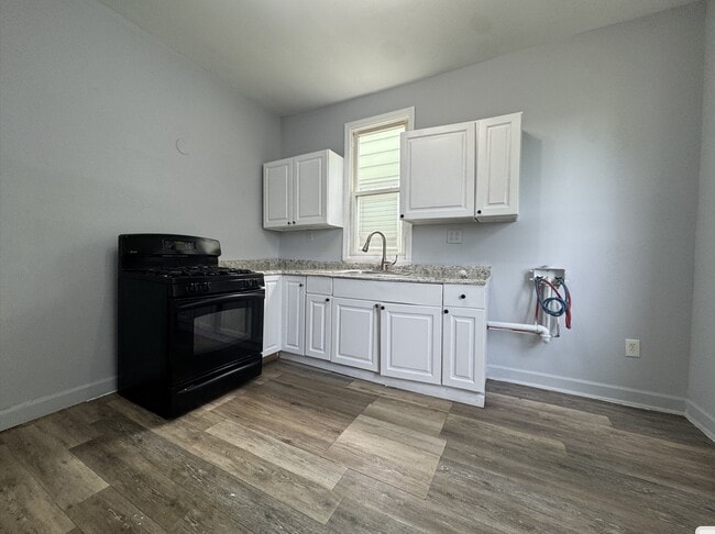 173 Wegman Pky, Unit 2