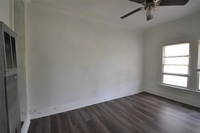 property at 1517 Bonnie Brae St