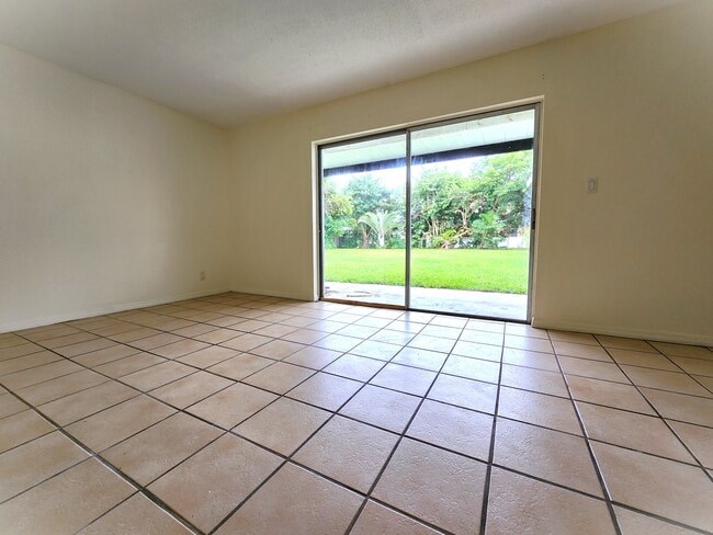 115 Coral Way E, Unit C in Indialantic, FL - Foto de edificio - Building Photo