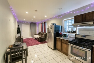 2844 N Whipple St in Chicago, IL - Building Photo - Building Photo