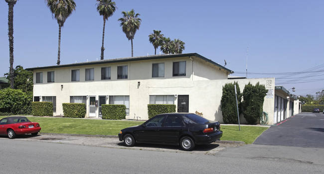 17694-17710 Van Buren St in Huntington Beach, CA - Building Photo - Building Photo