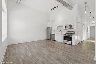 1914 N Milwaukee Ave in Chicago, IL - Building Photo - Building Photo