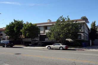 10731 Palms Blvd in Los Angeles, CA - Foto de edificio - Primary Photo