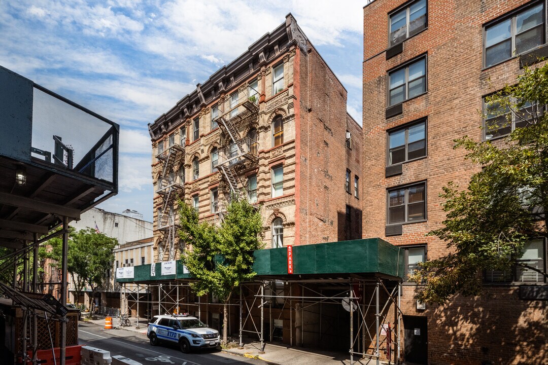 The Amos Street Condominiums in New York, NY - Building Photo