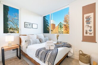 65 W Dravus St, Unit GO ID1035901P in Seattle, WA - Building Photo - Building Photo