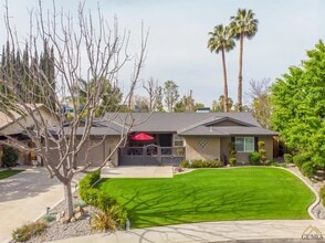 5708 Cochran Dr in Bakersfield, CA - Building Photo - Building Photo