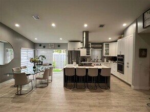 5096 NW 113th Pl in Doral, FL - Building Photo - Building Photo